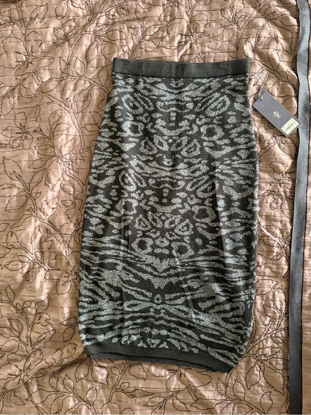 Jennifer Lopez Black and Silver Animal-Print Pencil Skirt